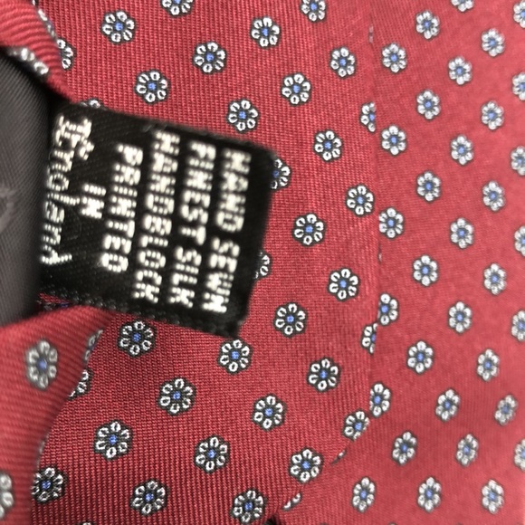 Brittany LTD English Silk Tie Floral Medallion Print Burgundy Background VTG - Picture 5 of 8
